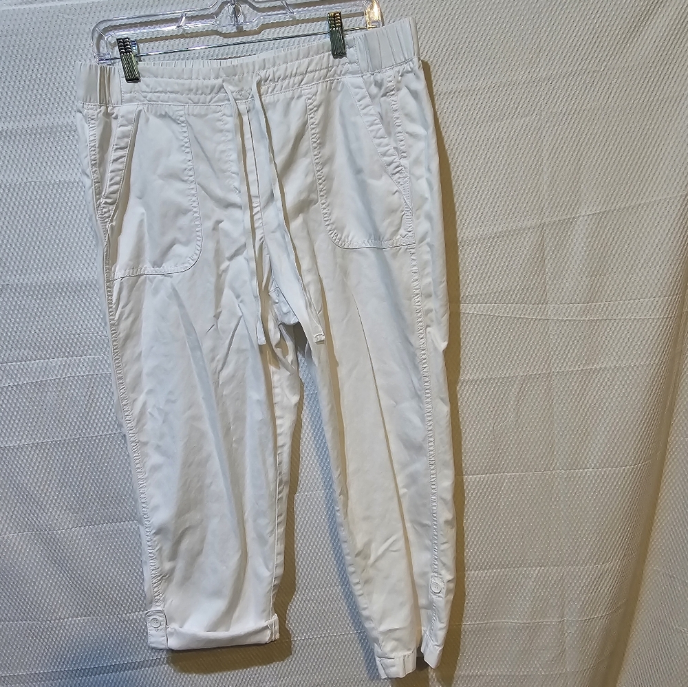 Women's Talbots pants , Sz 12p, white, used in good condition